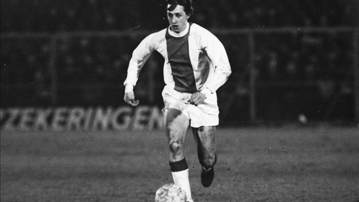 Johan Cruyff, en un partido en su primera etapa con el Ajax