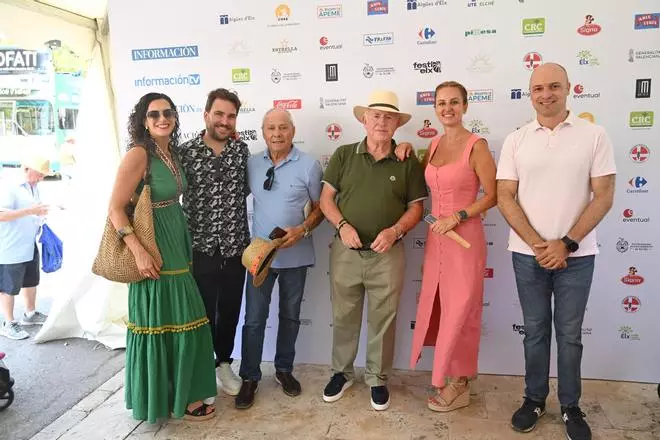 Miscelánea de visitantes al Racó de Información TV de las Fiestas de Elche