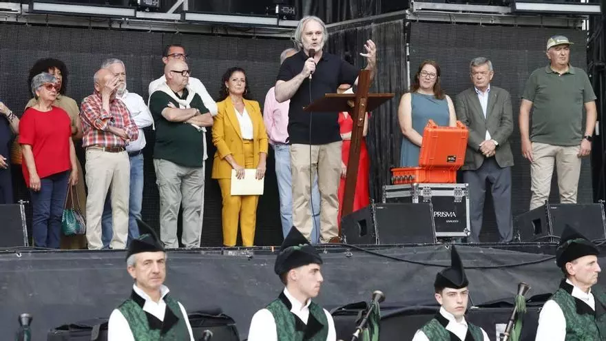 El pregón del historiador Juan Muñíz da el pistoletazo de salida a cinco días de fiesta en Piedras Blancas