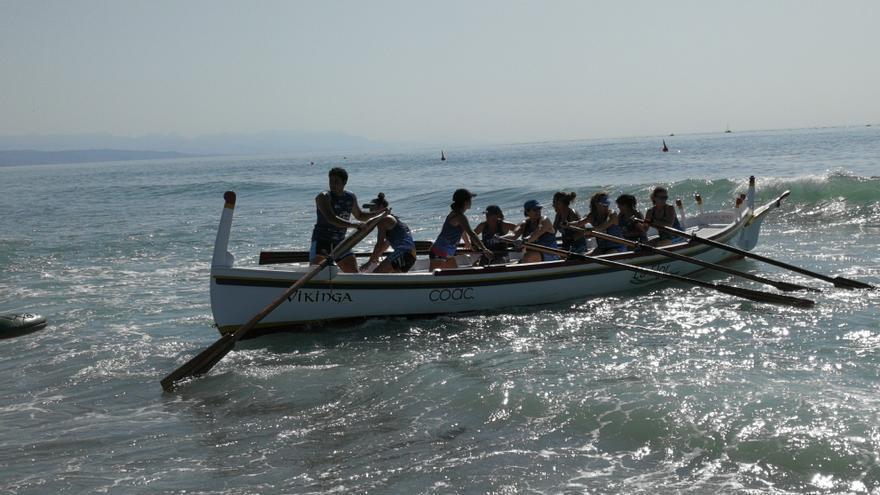 Gran domingo de jábegas en La Carihuela