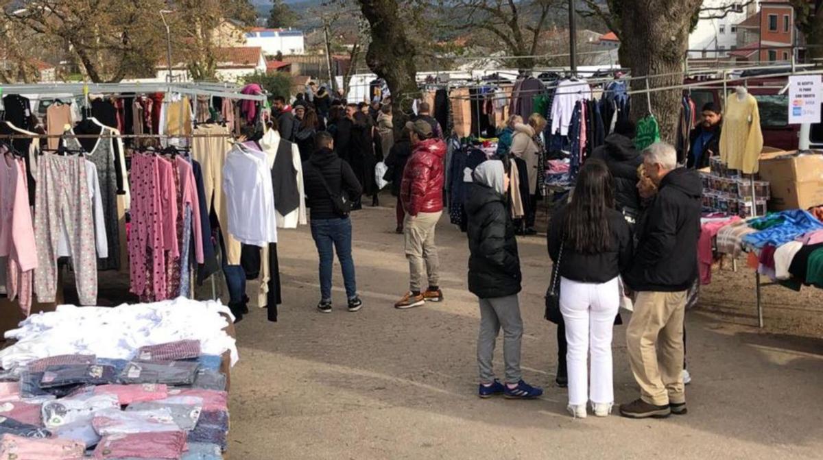 Concurrido último miércoles de feria de este año en A Estrada