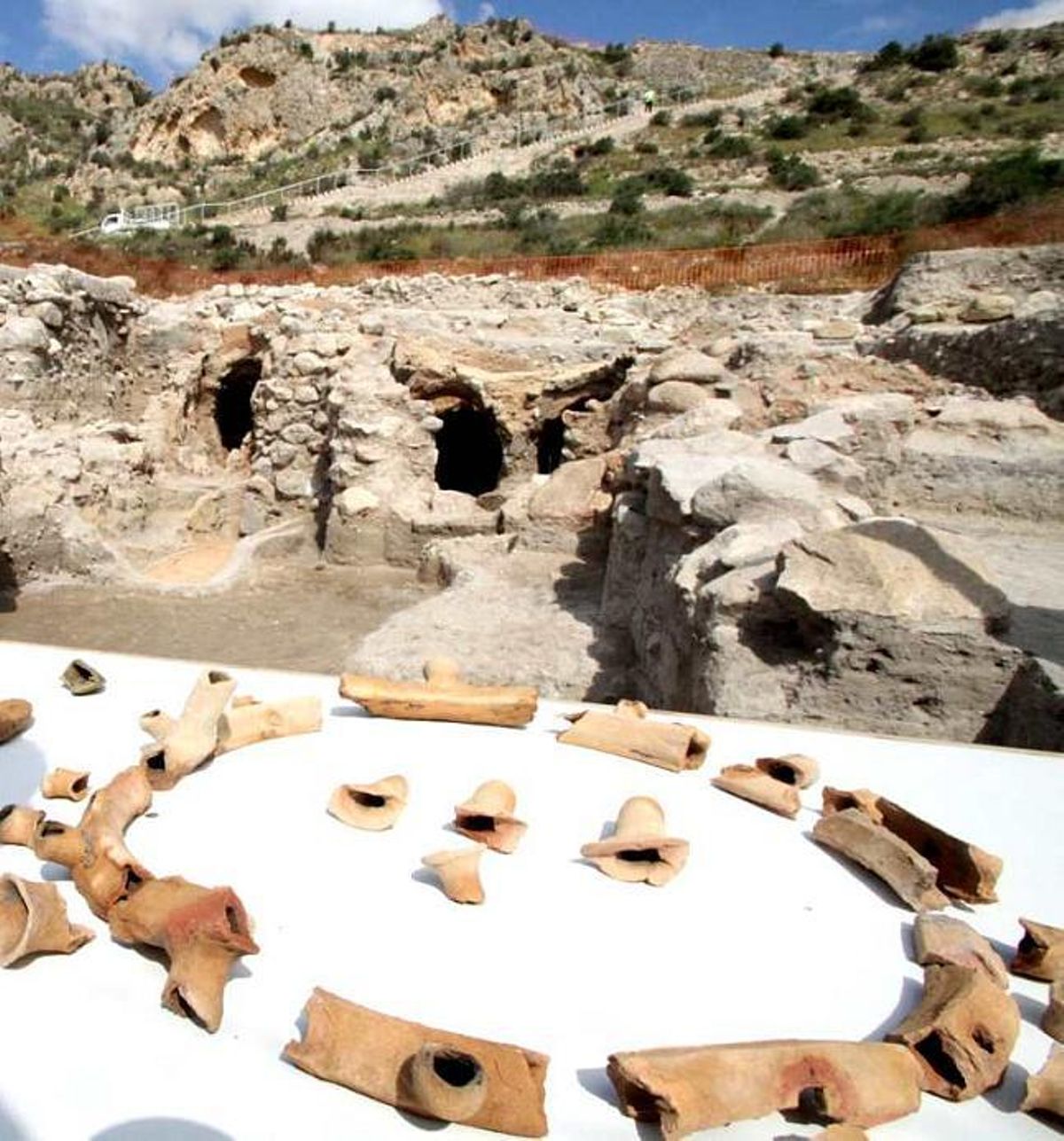 Las excavaciones en El Monastil descubren una alfarería romana de 2.050 años de antigüedad