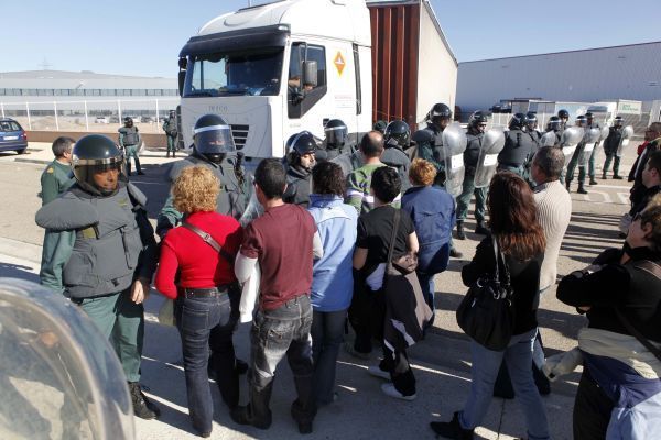 Huelga por los despidos en Lear