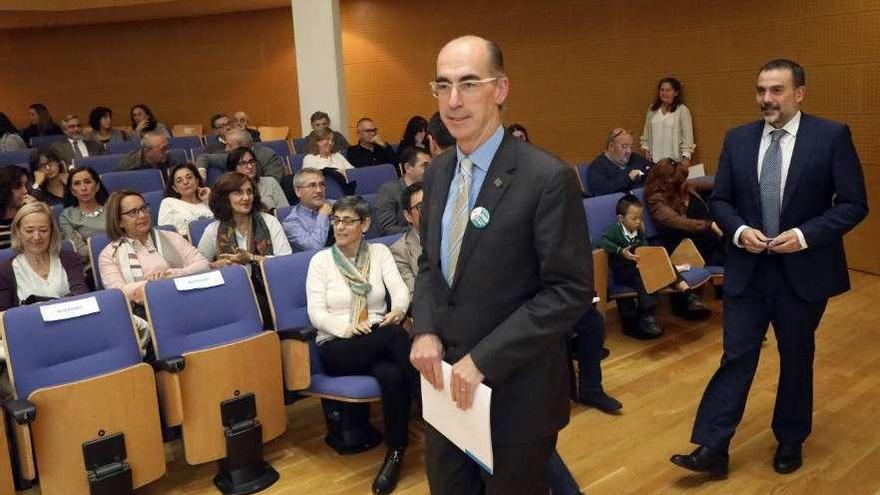 Jesús Vázquez Almuíña, ayer, en la presentación de la Estratexia de Cronicididade. // Xoán Álvarez