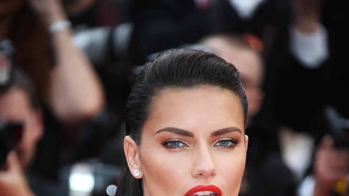 La modelo Adriana Lima en el Festival de Cannes