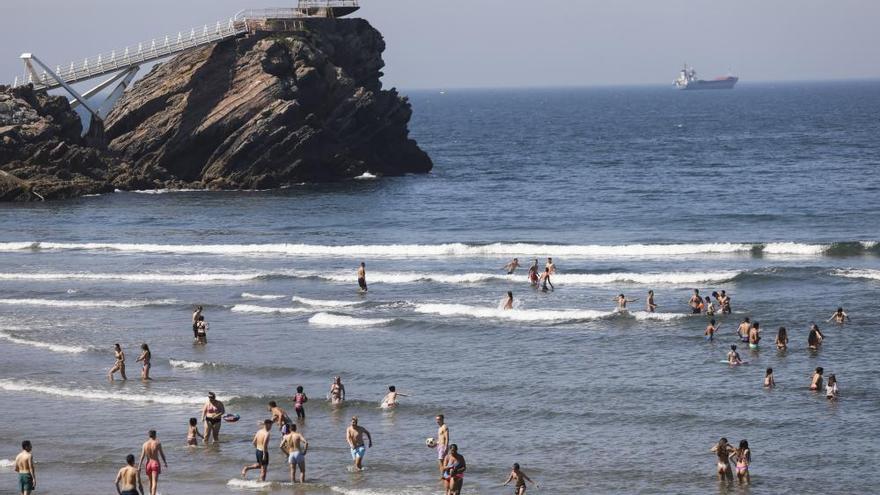 Ambiente de playa en Asturias