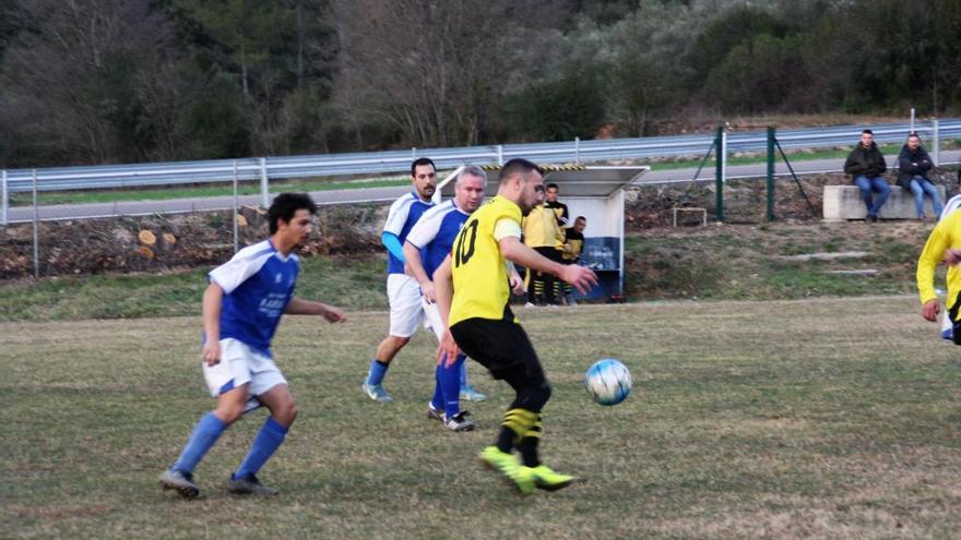 El Llers va golejar el Sant Llorenç (1-5) en el duel veïnal