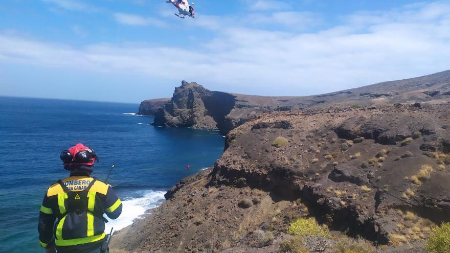 Rescate de un senderista que cayó a una playa de Agaete