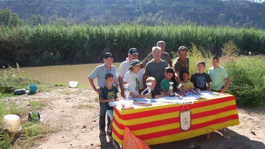 Fabian Riba es proclama vencedor en la trobada infantil de pesca a Sant Fruitós de Bages