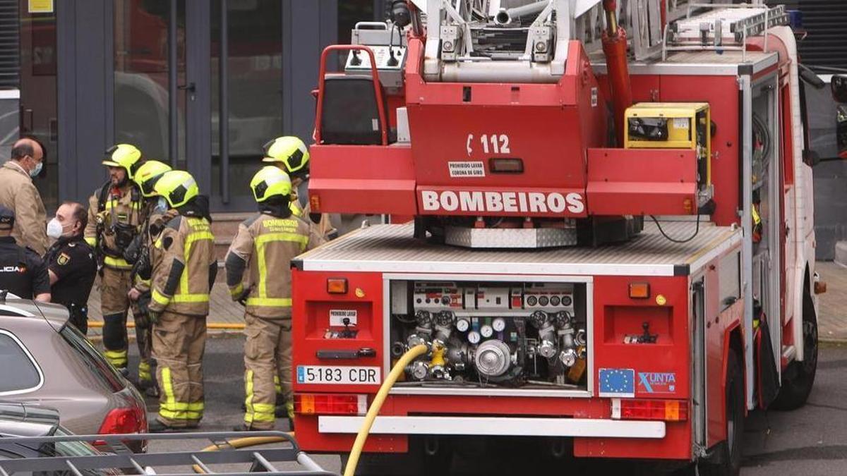 SUCESO GALICIA INCENDIO VIVIENDA | Tres personas trasladadas al hospital en Ourense y Lugo tras incendios en viviendas