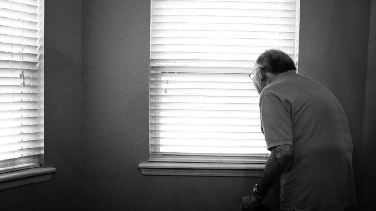 Síntomas para detectar depresión en las personas mayores, y consejos para ayudarles