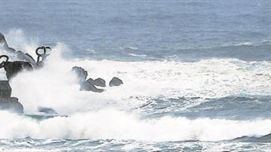 El viento y la lluvia dejan varios heridos y destrozos en Galicia