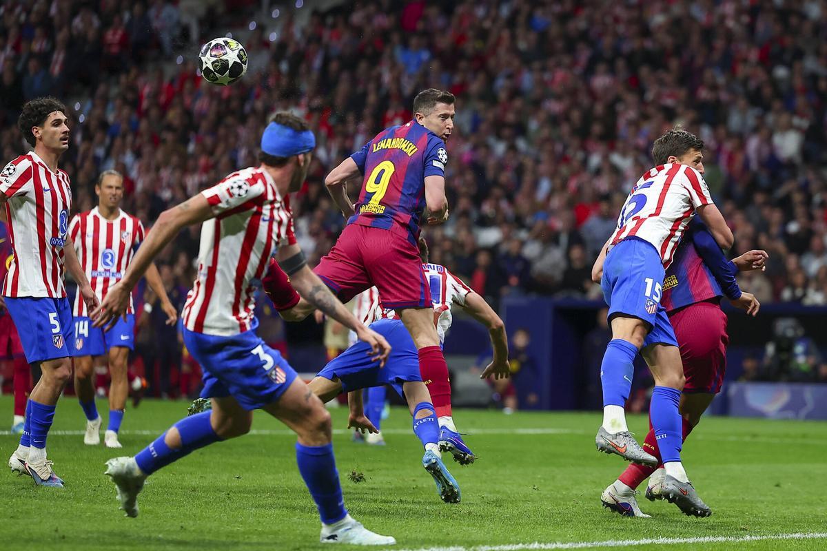 Robert Lewandowski, en el Metropolitano frente al Atlético de Madrid