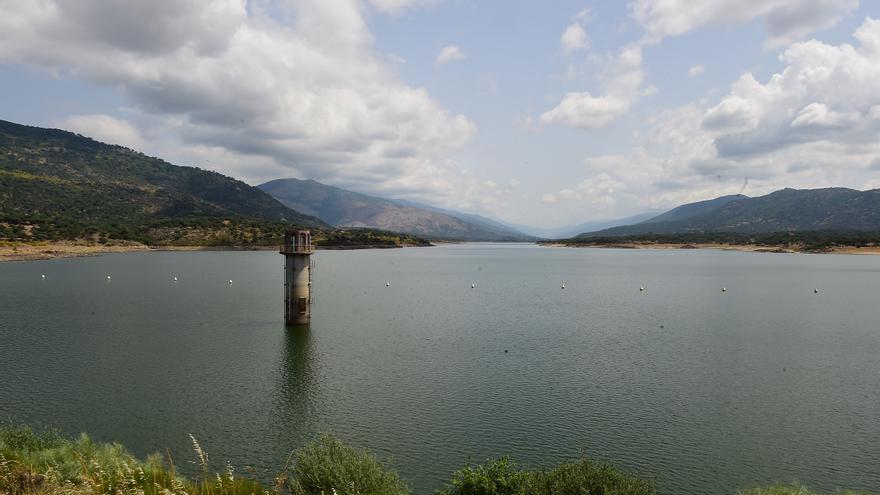 La presa de Plasencia tienen un 22% menos de agua que hace un año