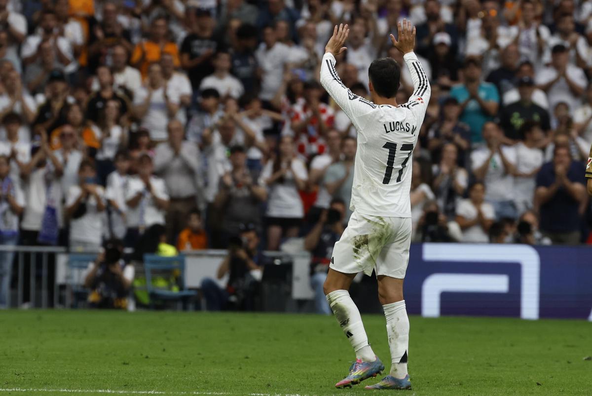 Lucas Vázquez se despide de la afición del Real Madrid.