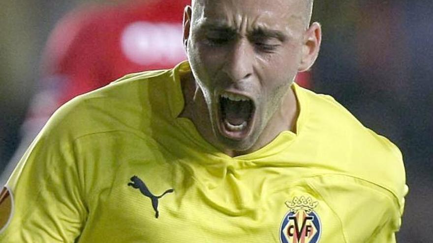 El centrocampista Borja Valero