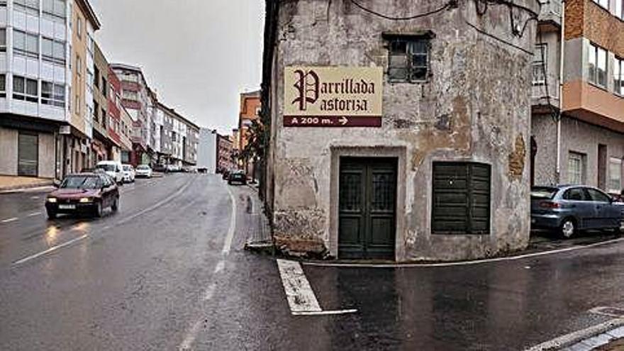 Cruce de la travesía de Pastoriza con la calle Igrexa.