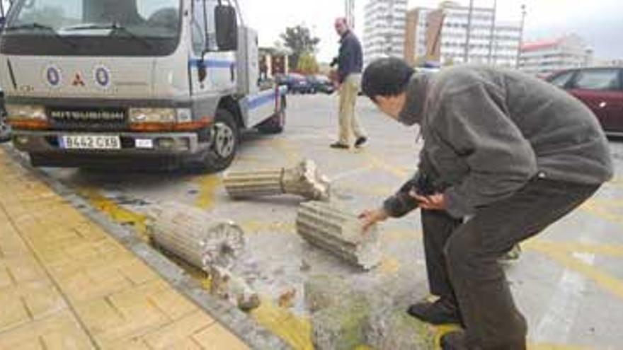 La cruz de Santa Clara de Cáceres está destrozada y el ayuntamiento intentará restaurarla