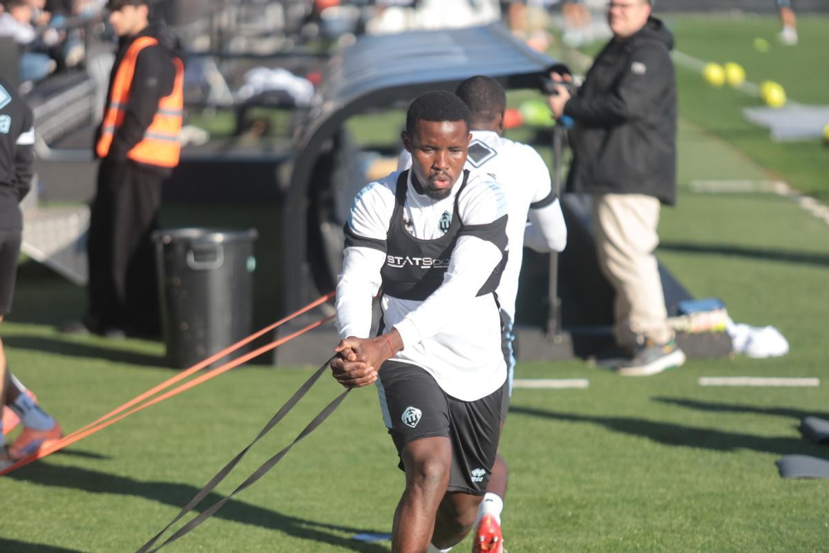 Galería | Búscate en el entrenamiento a puertas abiertas del CD Castellón