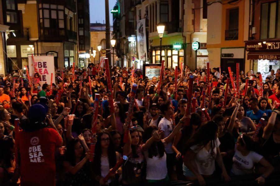 Los peñistas ponen el color en la iniciativa de Va