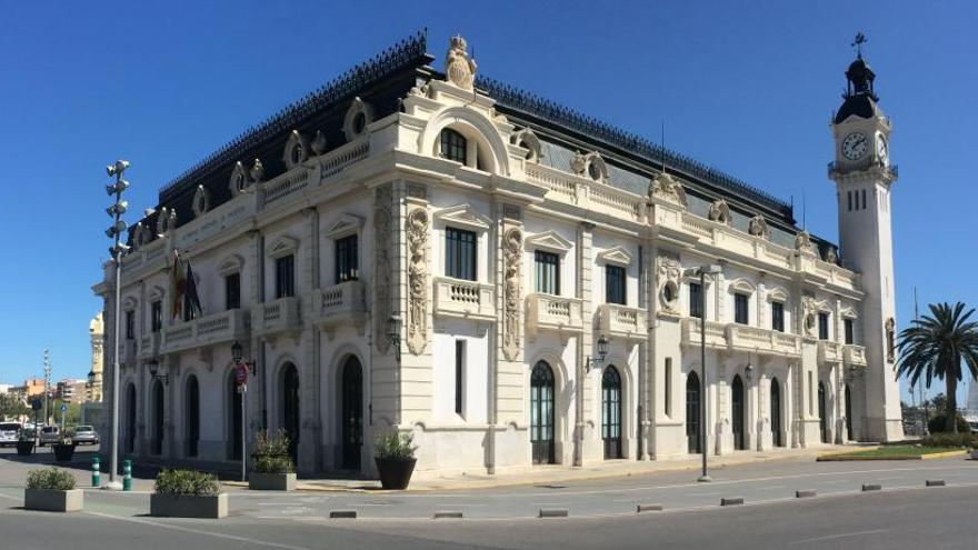 El Edificio del Reloj, en el puerto de València.