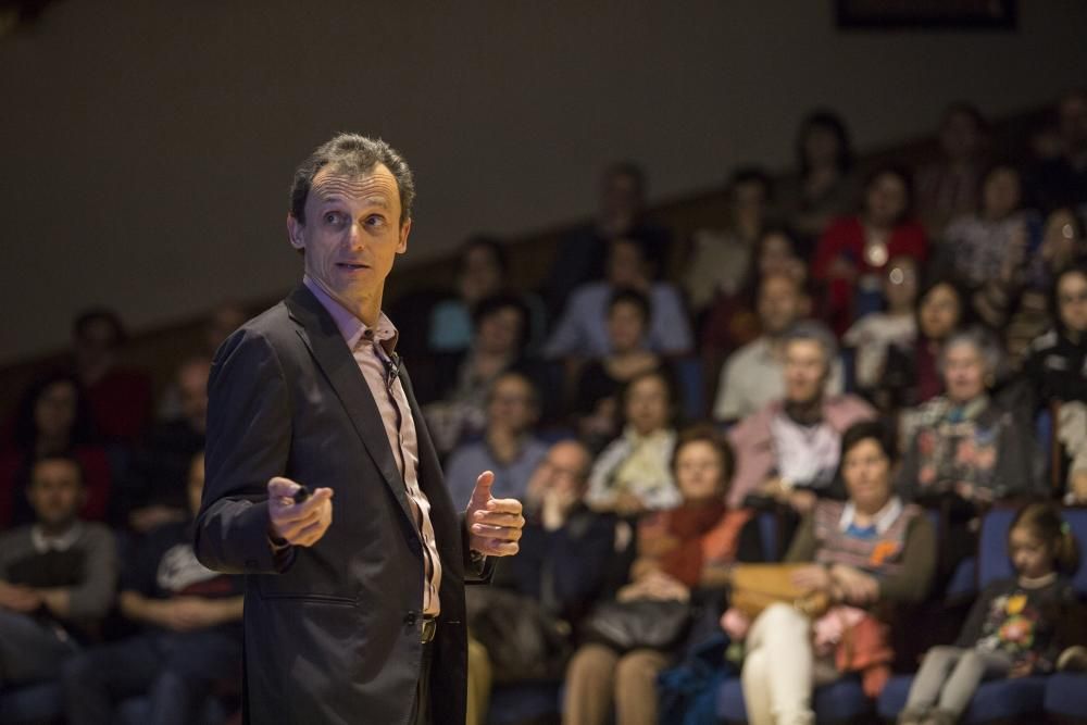 Pedro Duque participa en la segunda jornada de la II Semana de la Ciencia