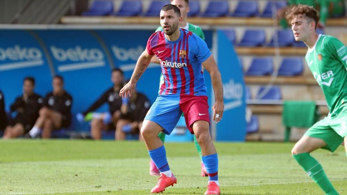 Kun Agüero durante el amistoso que hizo el Barça con el Cornellà en la ciudad deportiva de Sant Joan Despí.