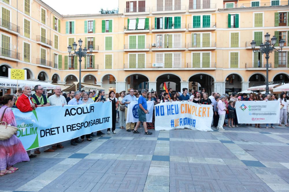 Cientos de personas critican en Palma que no se cumpla con la acogida de refugiados