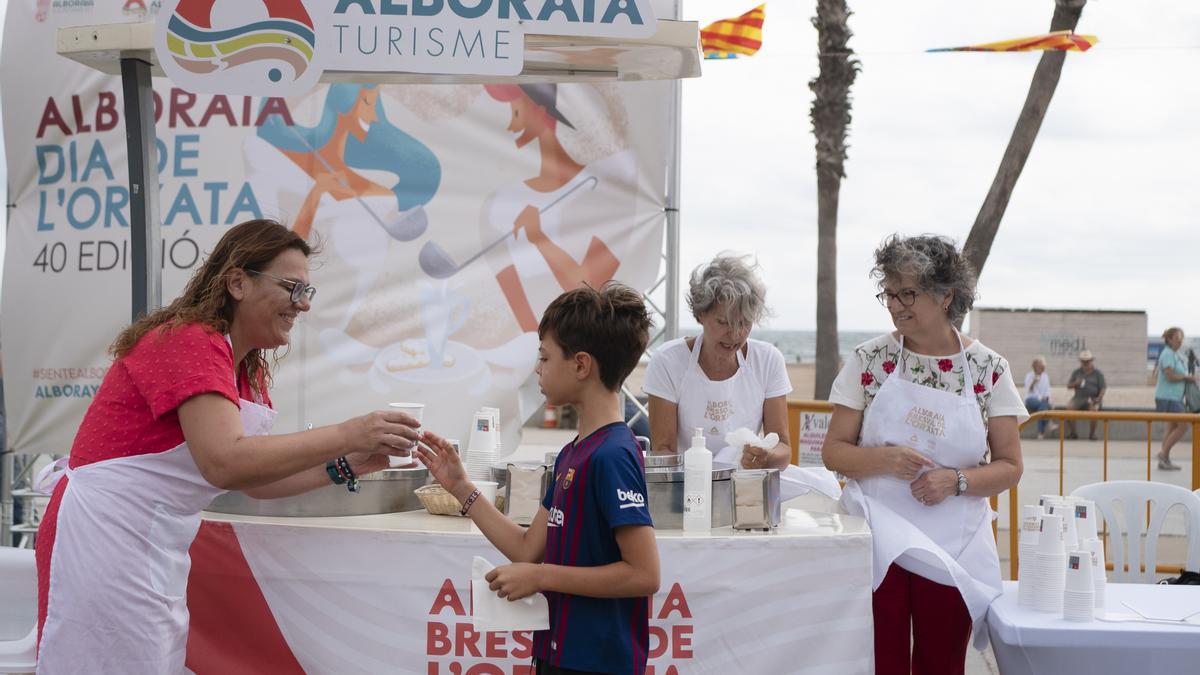 Una imatge del Dia de l&#039;Orxata a la Patacona