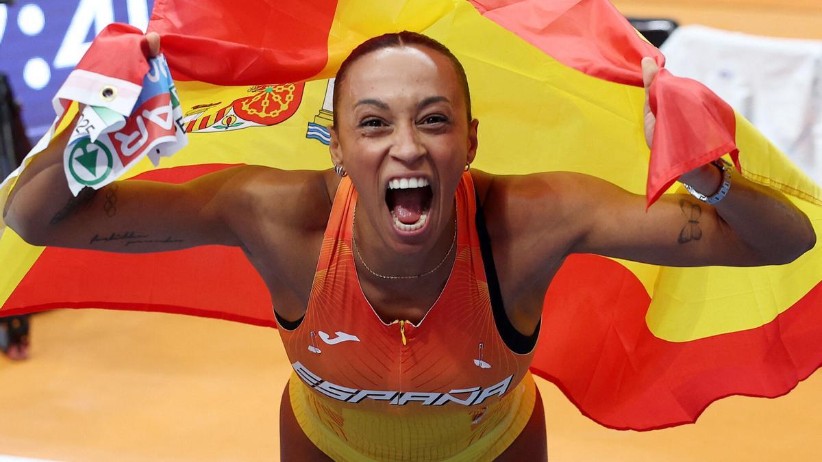 Peleteiro celebra su triunfo en la final de triple salto en el Europeo de Apeldoorn, este viernes.