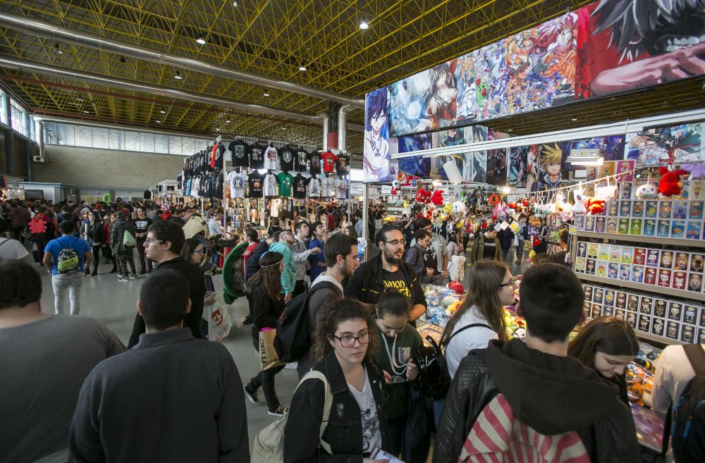 El VIII Salón del Manga de Alicante abarrota IFA