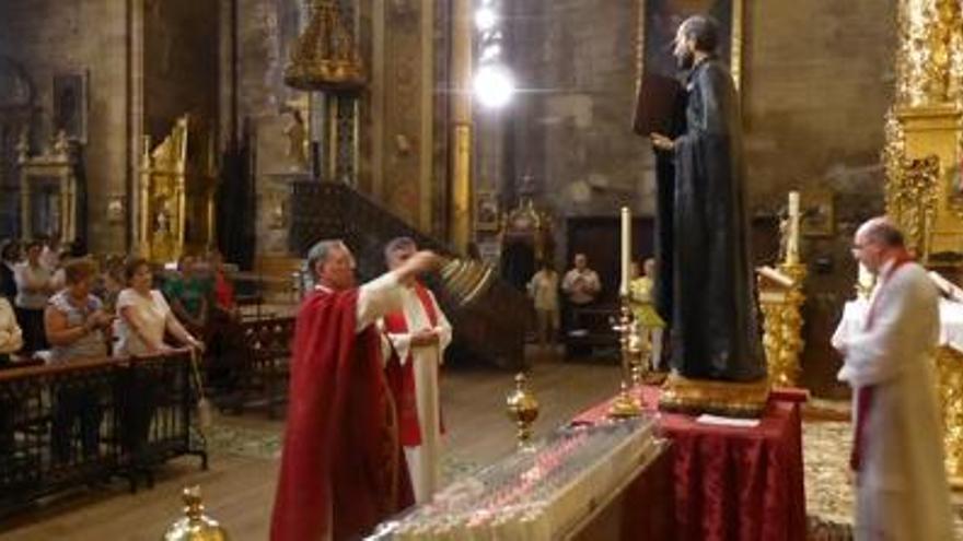 Cerimònia de benedicció de la imatge de Sant Ignasi.