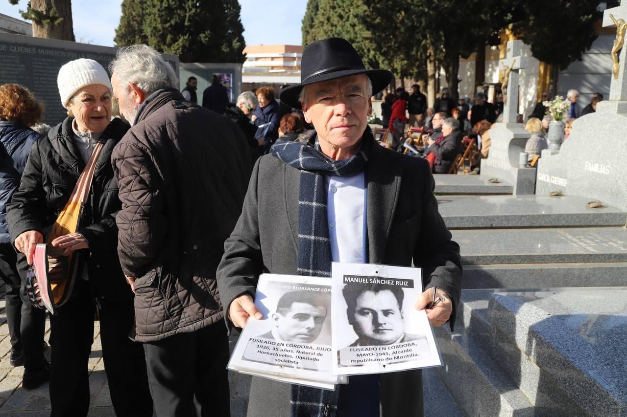 Acto en memoria de las víctimas del franquismo en el cementerio de la Salud