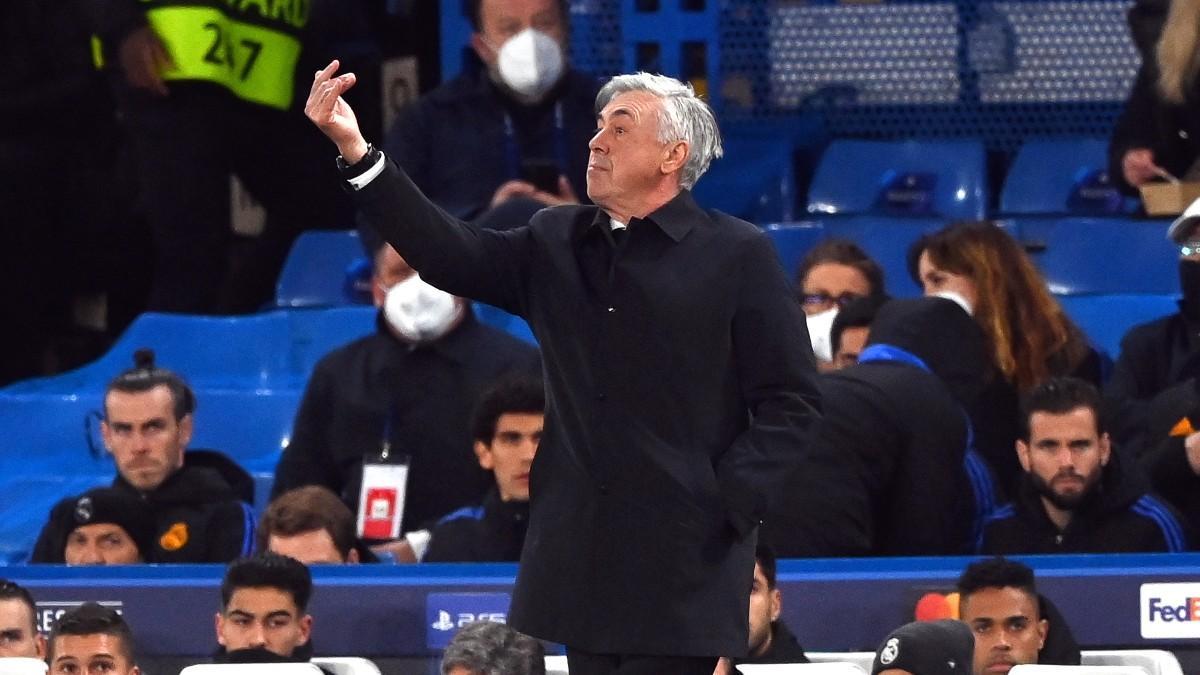 Ancelotti, en la banda de Stamford Bridge