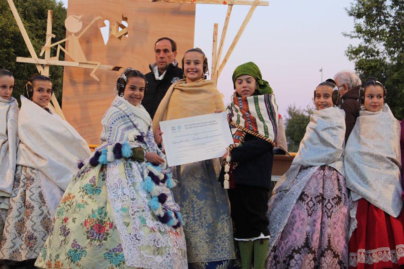 Entrega de los certificados de la Unesco a las Fallas infantiles