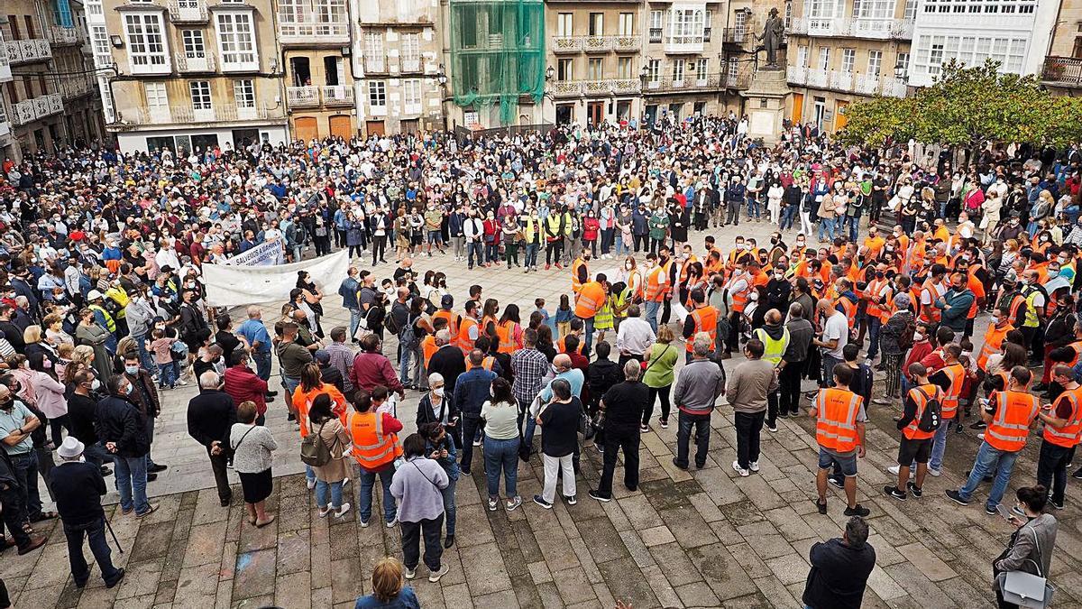 Concentración en apoyo a la industria de A Mariña, el sábado el Viveiro. |   // ELISEO TRIGO/EFE