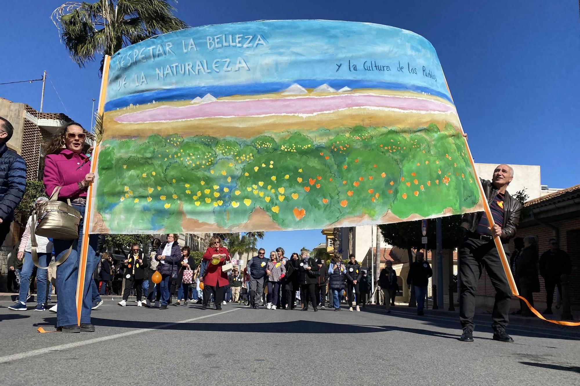 Gran participación en la protesta contra la planta solar en San Miguel de Salinas