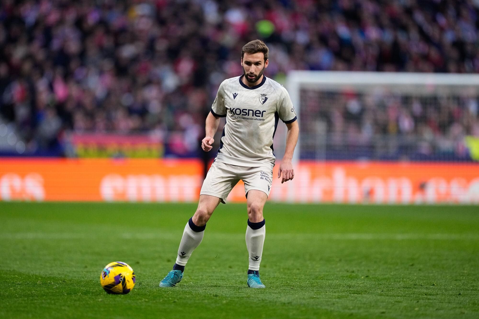 Jon Moncayola of CA Osasuna in action during the Spanish League, LaLiga EA Sports, football match played between Atletico de Madrid and CA Osasuna at Riyadh Air Metropolitano stadium on January 12, 2025, in Madrid, Spain. AFP7 12/01/2025 ONLY FOR USE IN SPAIN. Oscar J. Barroso / AFP7 / Europa Press;2025;SOCCER;SPAIN;SPORT;ZSOCCER;ZSPORT;Atletico de Madrid v CA Osasuna - LaLiga EA Sports;