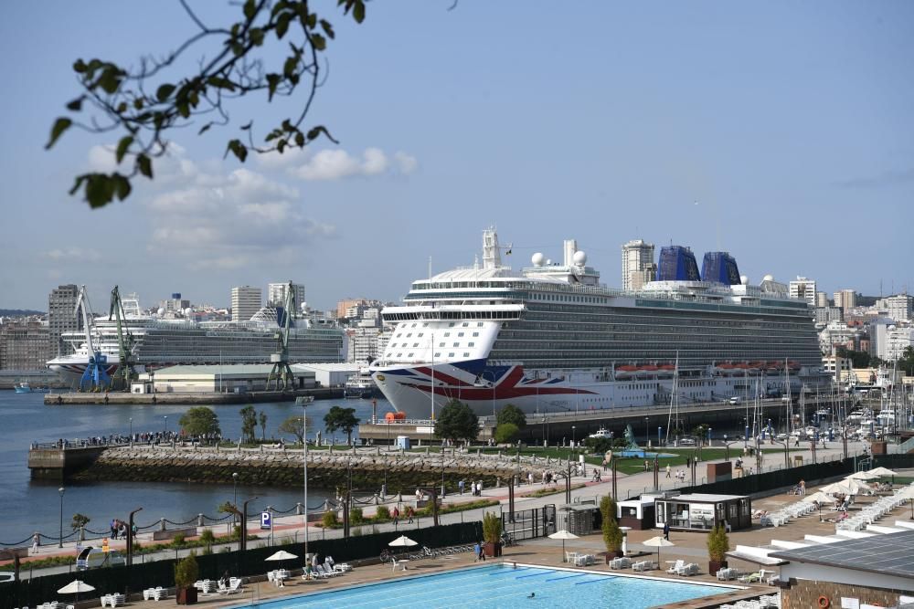 9.000 cruceristas desembarcan en A Coruña