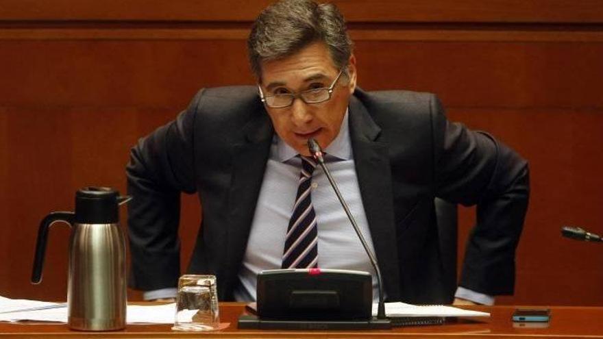 La izquierda aprueba la ley de apoyo a los autónomos,&quot;podemizada&quot; para el PP