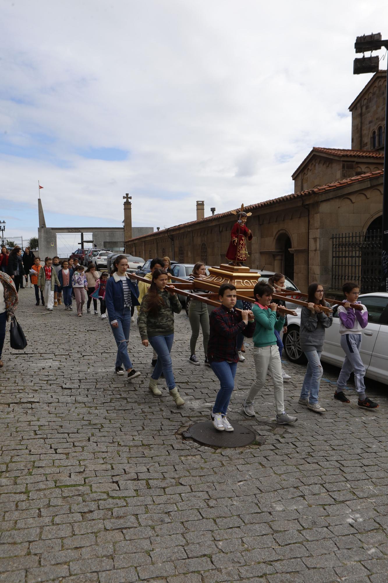 En imágenes: preparativos del Domingo de Ramos con la cofradía del Niño de los Remedios