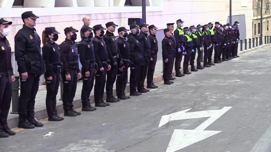 Homenaje en Alicante a los funcionarios de las Fuerzas de Seguridad fallecidos por el Covid-19