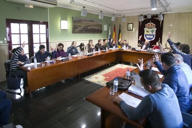 Pleno en el Ayuntamiento de La Oliva (25/02/2016)