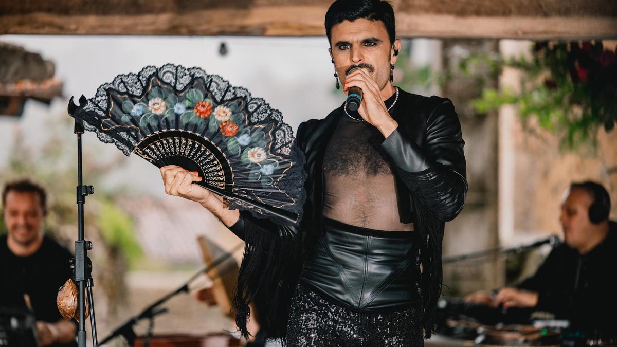 “L’agitador folklòric i artista total” Rodrigo Cuevas