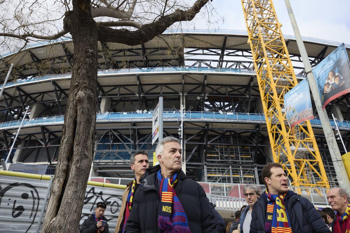 Victor Font, frente al Camp Nou en obras.