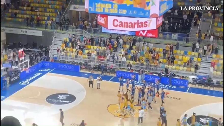 Gritos de la afición del CB Gran Canaria: ¡directiva dimisión!