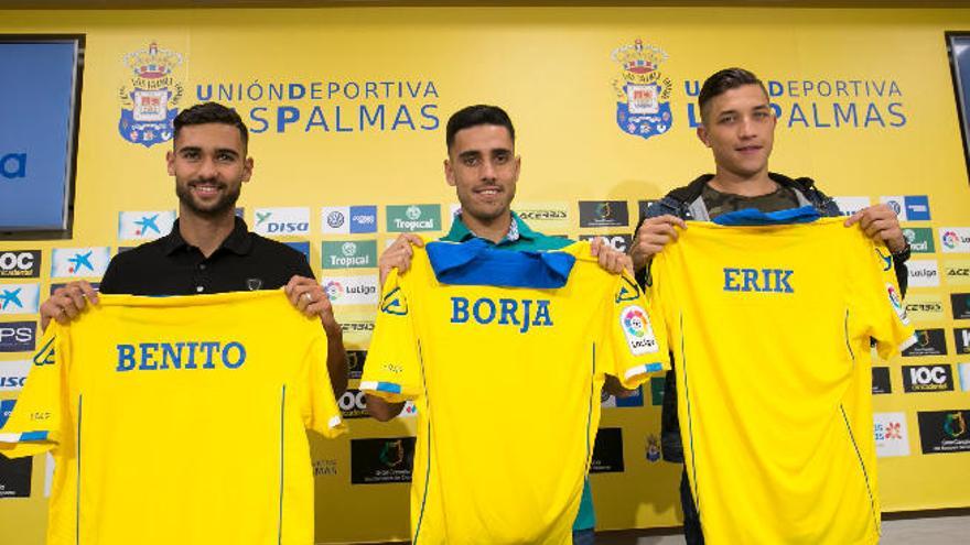 Benito Ramírez, Borja Herrera y Erik Expósito, en el día de su presentación como jugadores del primer equipo.