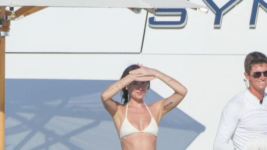 Dakota Johnson y Kate Hudson, días de relax y diversión en Ibiza