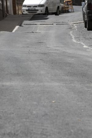 01.07.19. Las Palmas de Gran Canaria.- Vecinos de Cañada Honda se quejan del mal asfaltado de las calles. Foto Quique Curbelo  | 01/07/2019 | Fotógrafo: Quique Curbelo