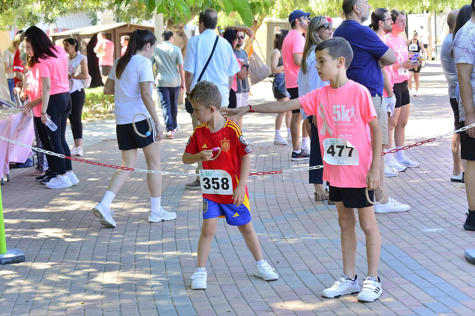 Carrera solidaria organizada por  QUIRÓNSALUD en beneficio de la asociación AFECÁNCER